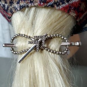 Retired LillaRose Arrow Flexi Clip